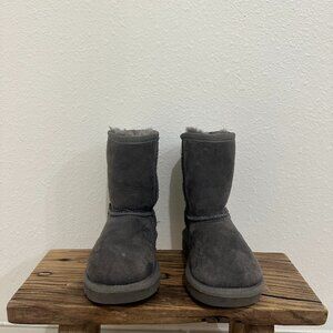 Toddler Size 8 Gray UGG Australia Classic II Boots Gently Worm